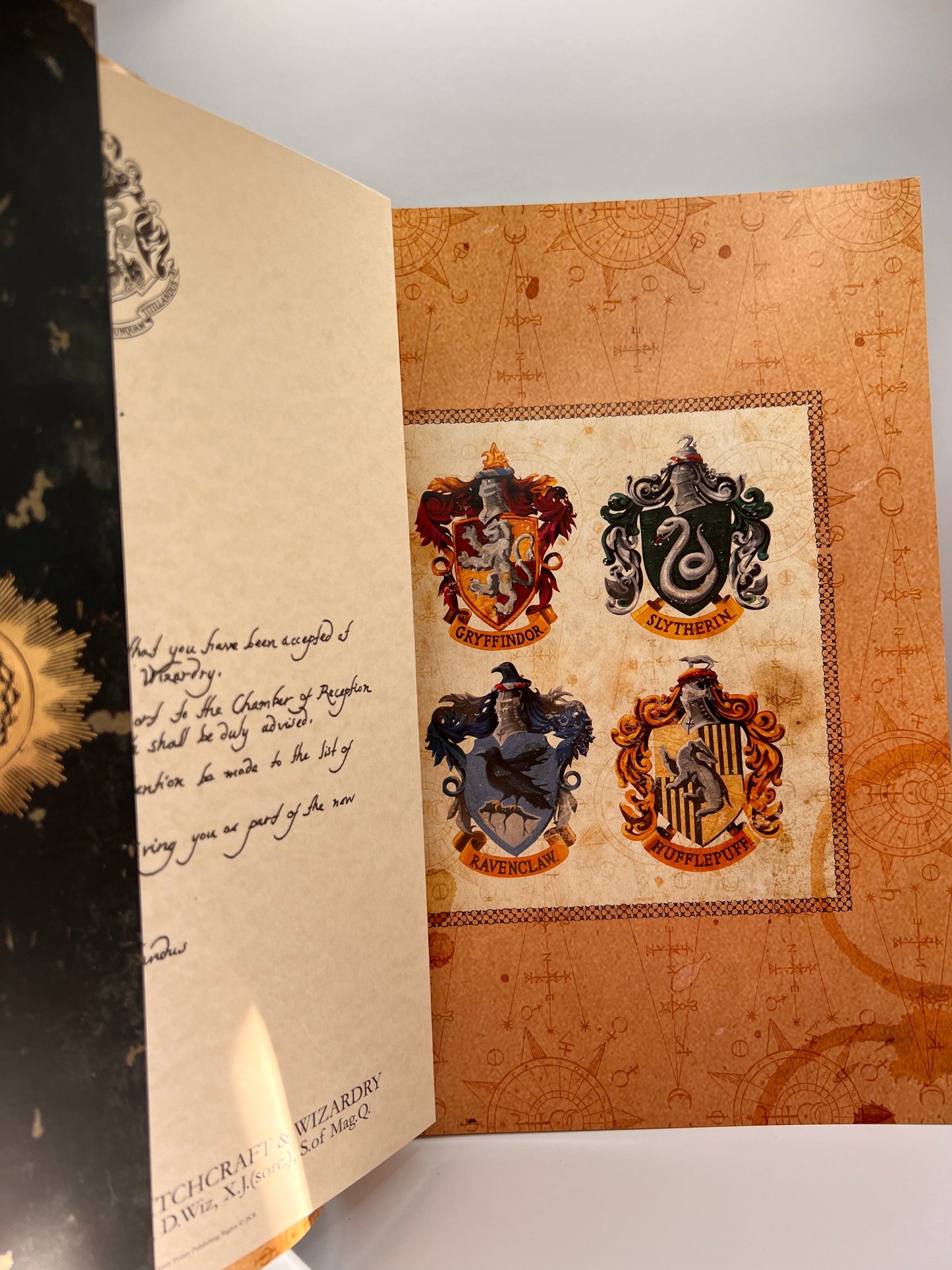 Harry Potter the Exhibition: Official Exhibition Guide (Collectible)